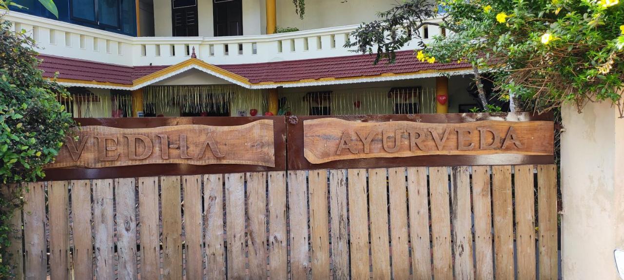 Hotel Vedha Ayurvedic Panchakarma Treatment Centre Alappuzha Exterior foto