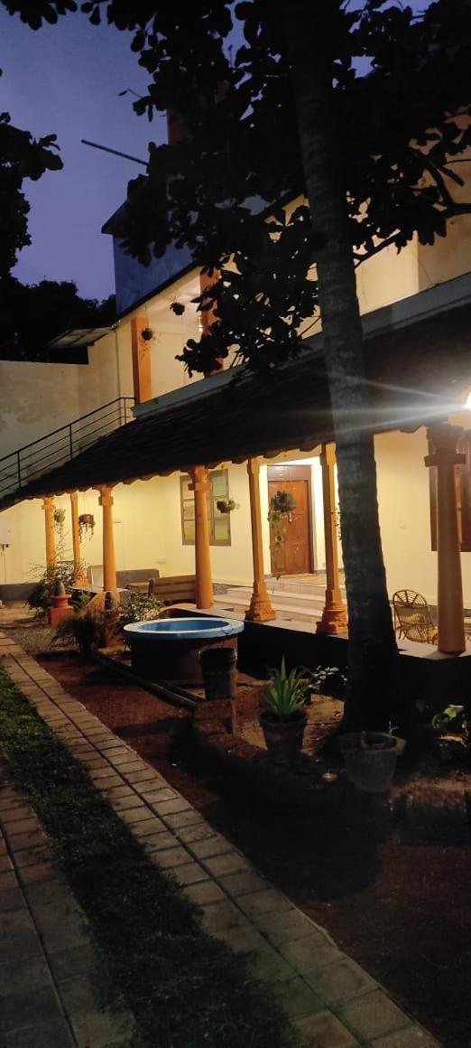 Hotel Vedha Ayurvedic Panchakarma Treatment Centre Alappuzha Exterior foto