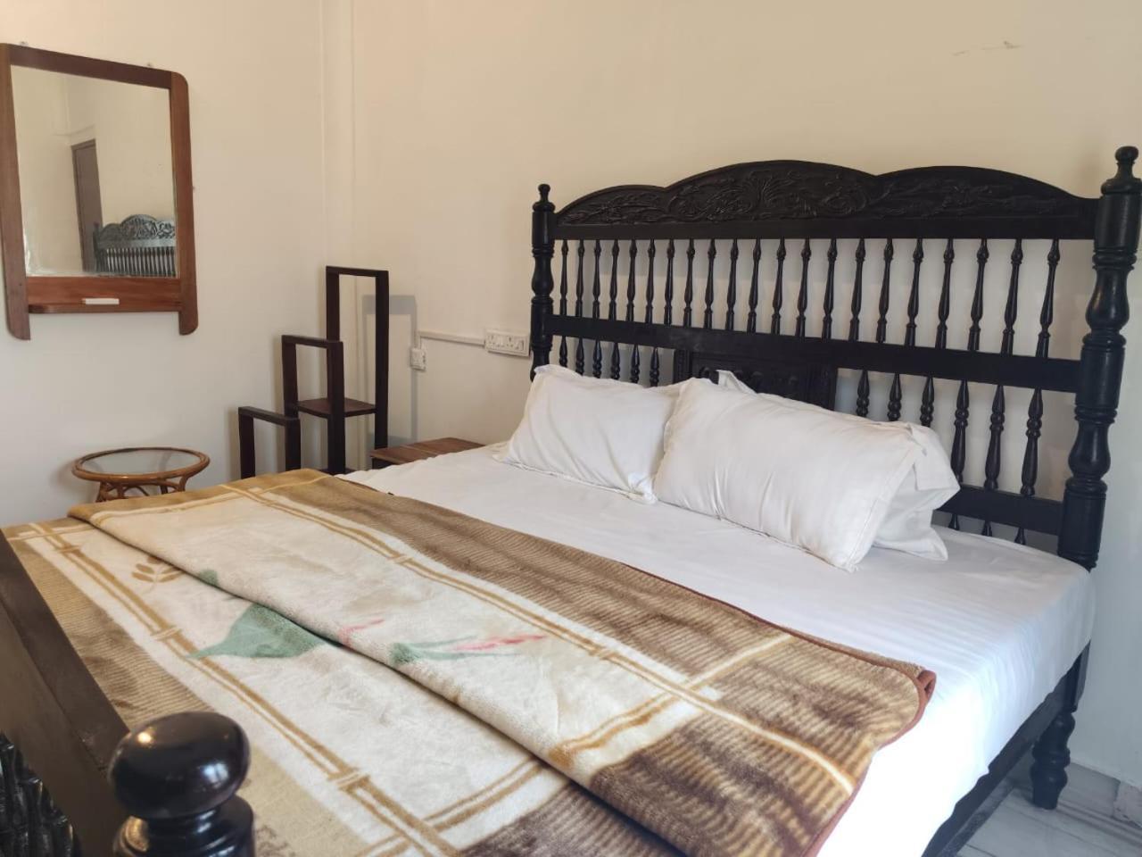 Hotel Vedha Ayurvedic Panchakarma Treatment Centre Alappuzha Zimmer foto